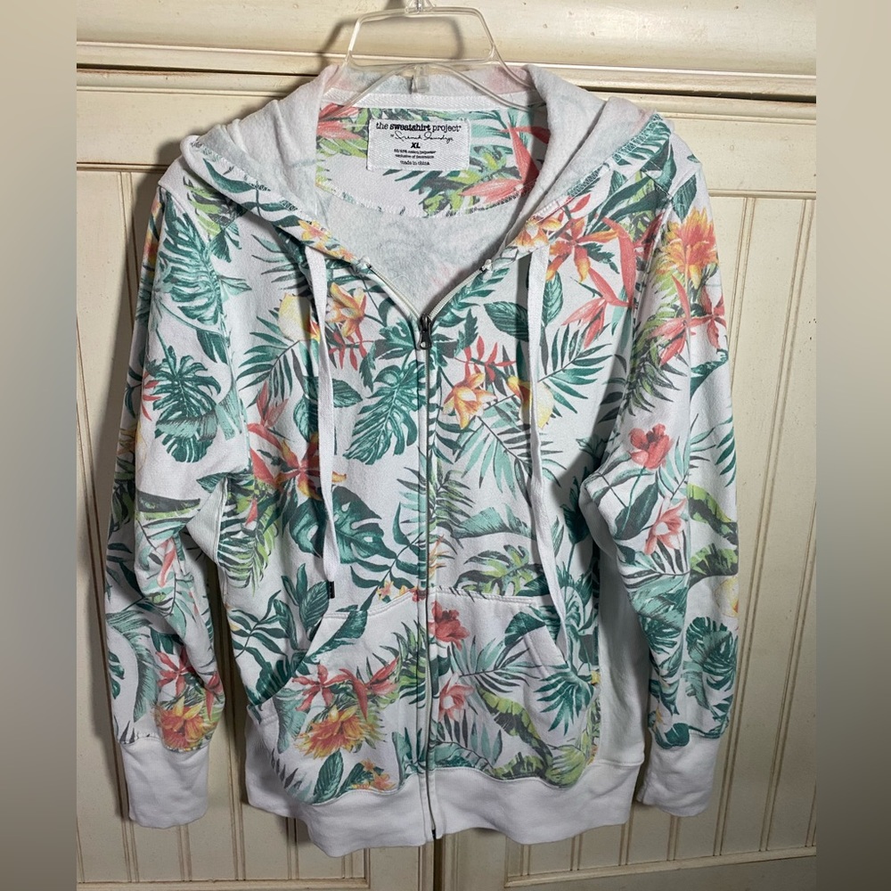 Sweatshirt/hoodie by the Sweatshirt Project for French Laundry. Size XL